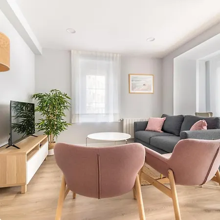 Marta - Centricos Junto Al Mar Castro Urdiales