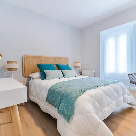 Marta - Céntricos Junto Al Mar